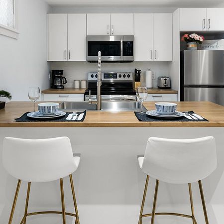 Beautiful 1 Bedroom Apartment - Private Entrance Moncton Dış mekan fotoğraf