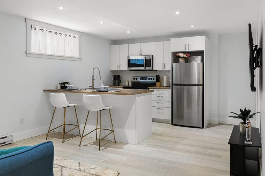Beautiful 1 Bedroom Apartment - Private Entrance Moncton Dış mekan fotoğraf