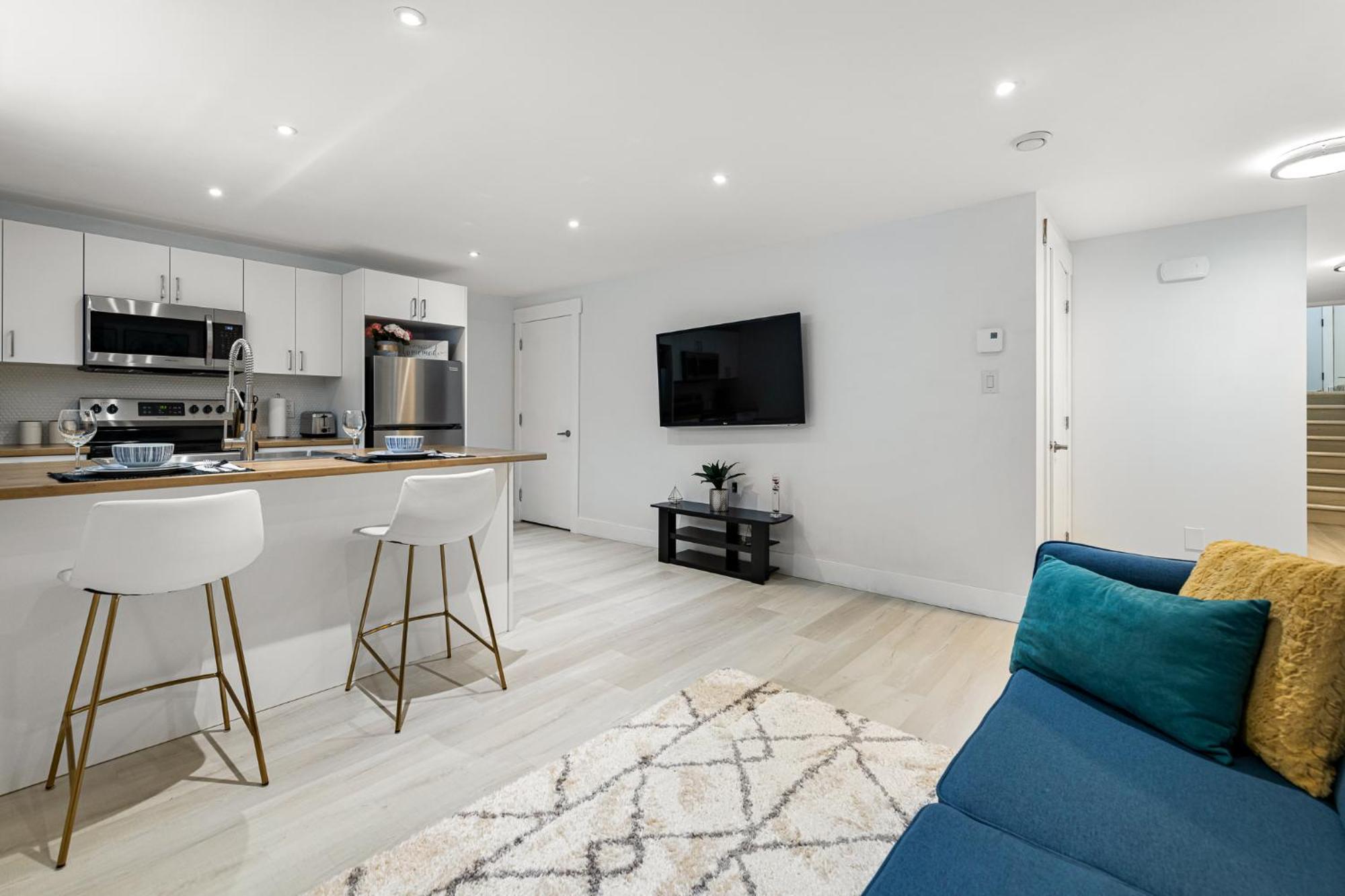 Beautiful 1 Bedroom Apartment - Private Entrance Moncton Dış mekan fotoğraf