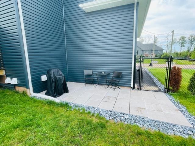 Beautiful 1 Bedroom Apartment - Private Entrance Moncton Dış mekan fotoğraf